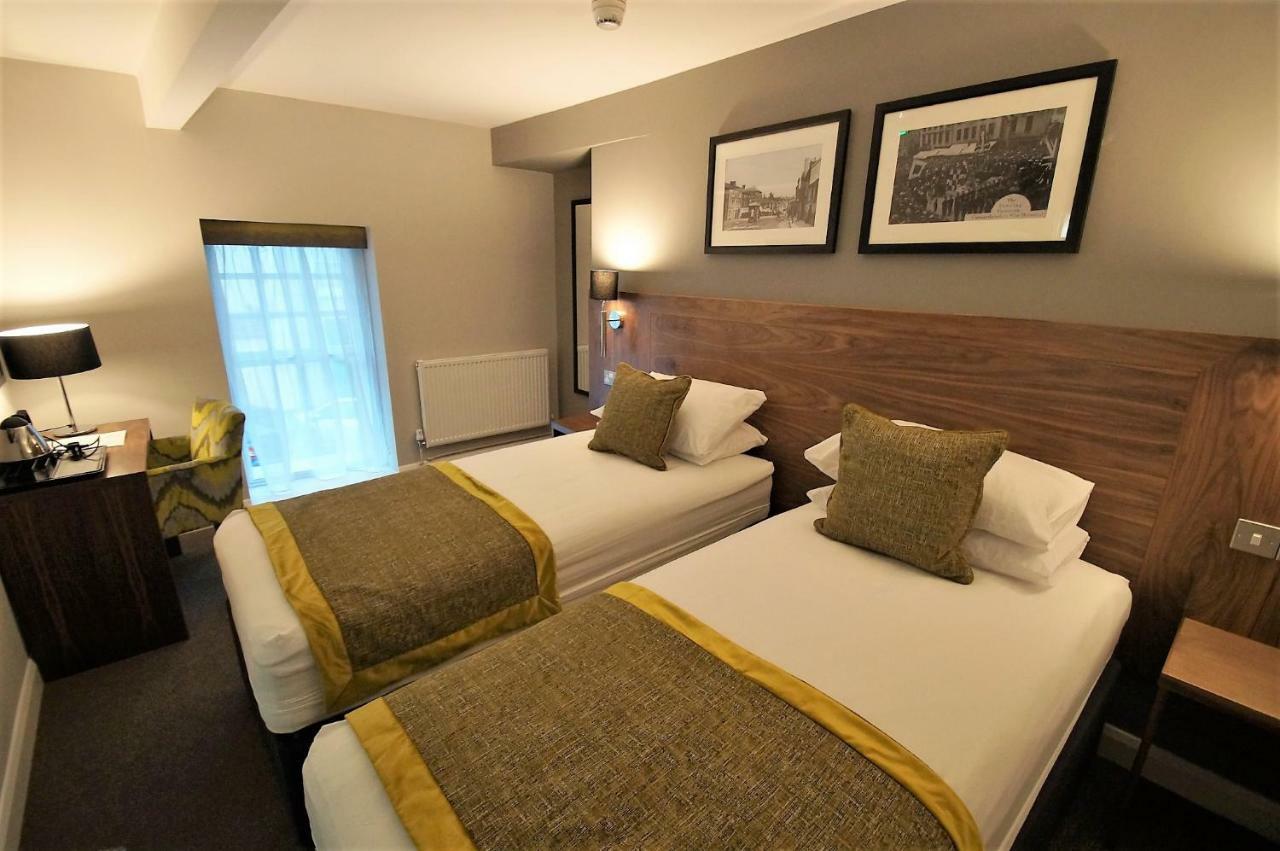 New Park Hotel Carmarthen Exterior photo