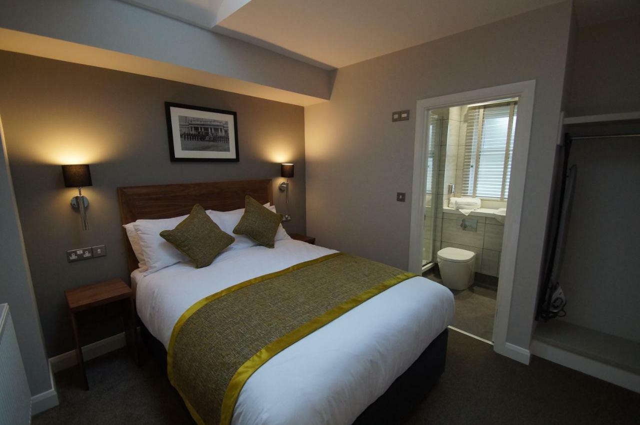New Park Hotel Carmarthen Exterior photo