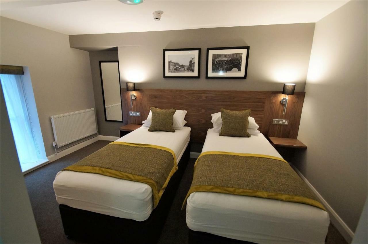 New Park Hotel Carmarthen Exterior photo