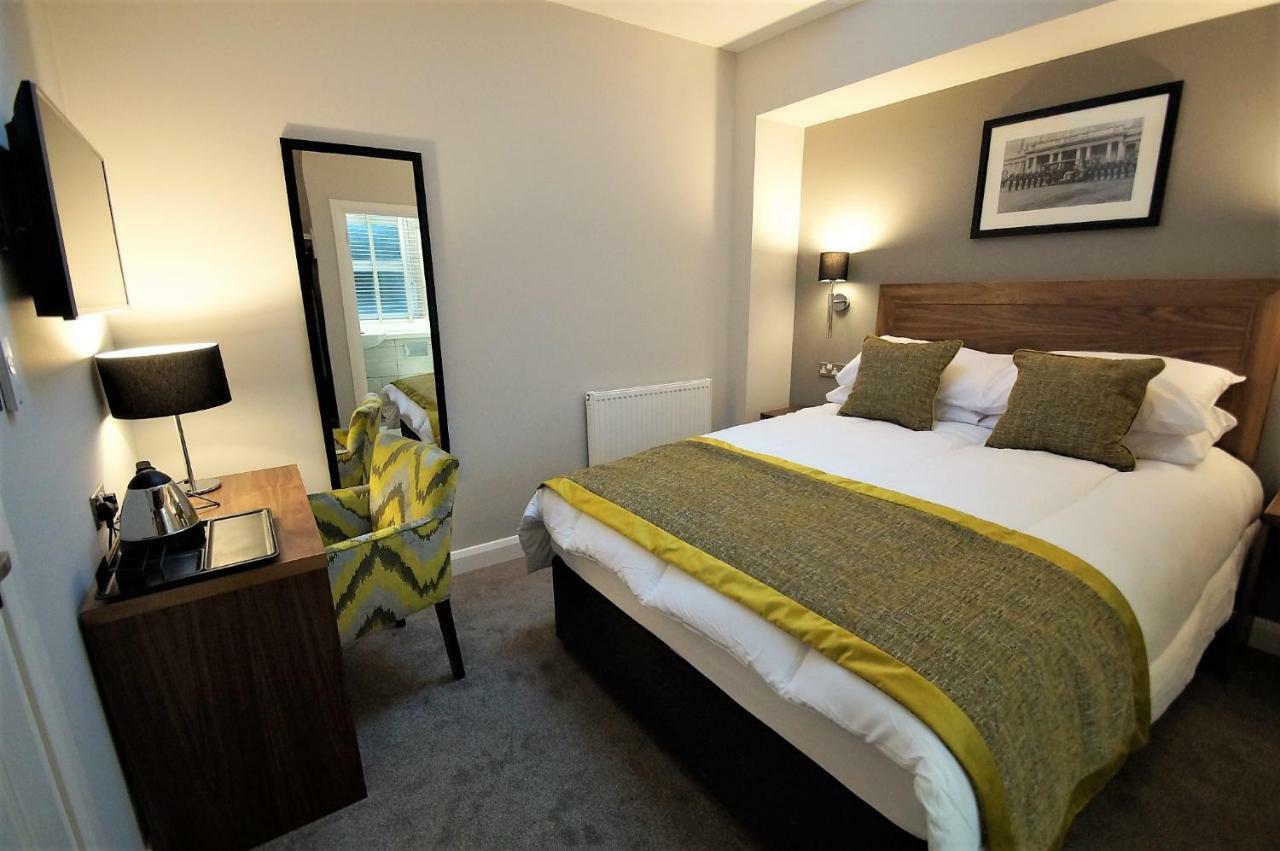 New Park Hotel Carmarthen Exterior photo