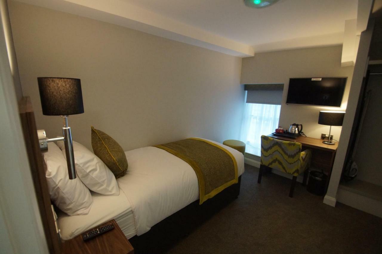 New Park Hotel Carmarthen Exterior photo